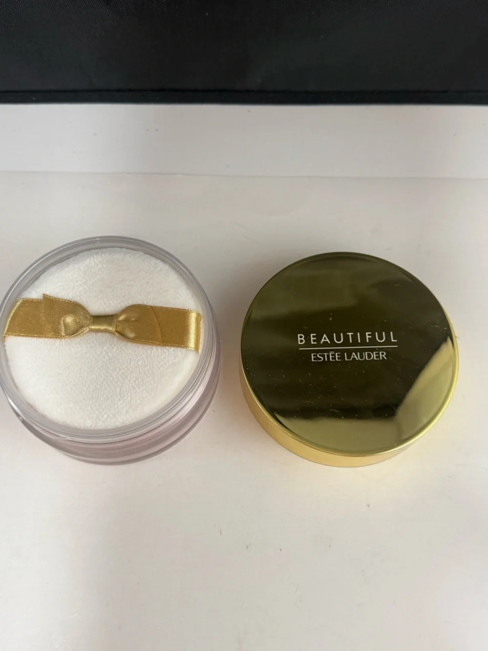 New Beautiful Perfumed Body Powder Estée Lauder 1 oz sealed New without the box
